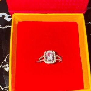 Elegant Silver Ring with Clear Gemstone this is 925 silver ring